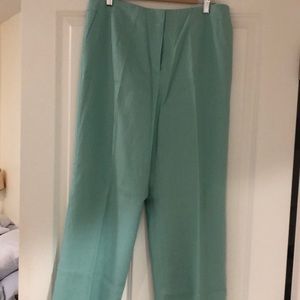 Great summer pants in beautiful color